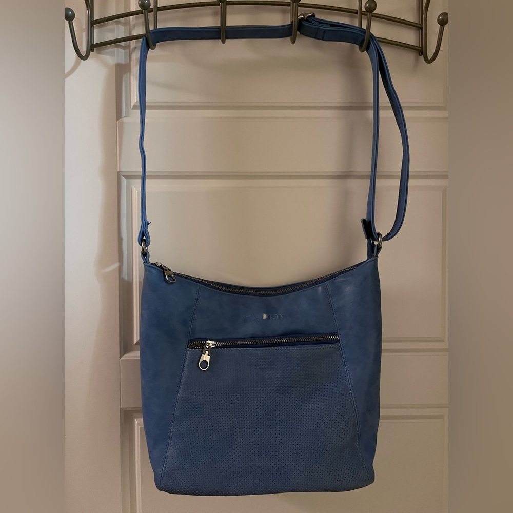 Dion shoulder bag